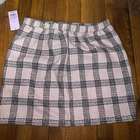 Pink mini skirt - Picture 2 of 4